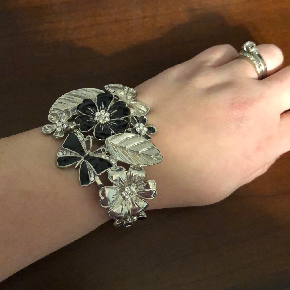 Corsage bracelet